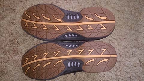 ブリヂストンのウォーキングシューズ SHW205の靴底のパターン